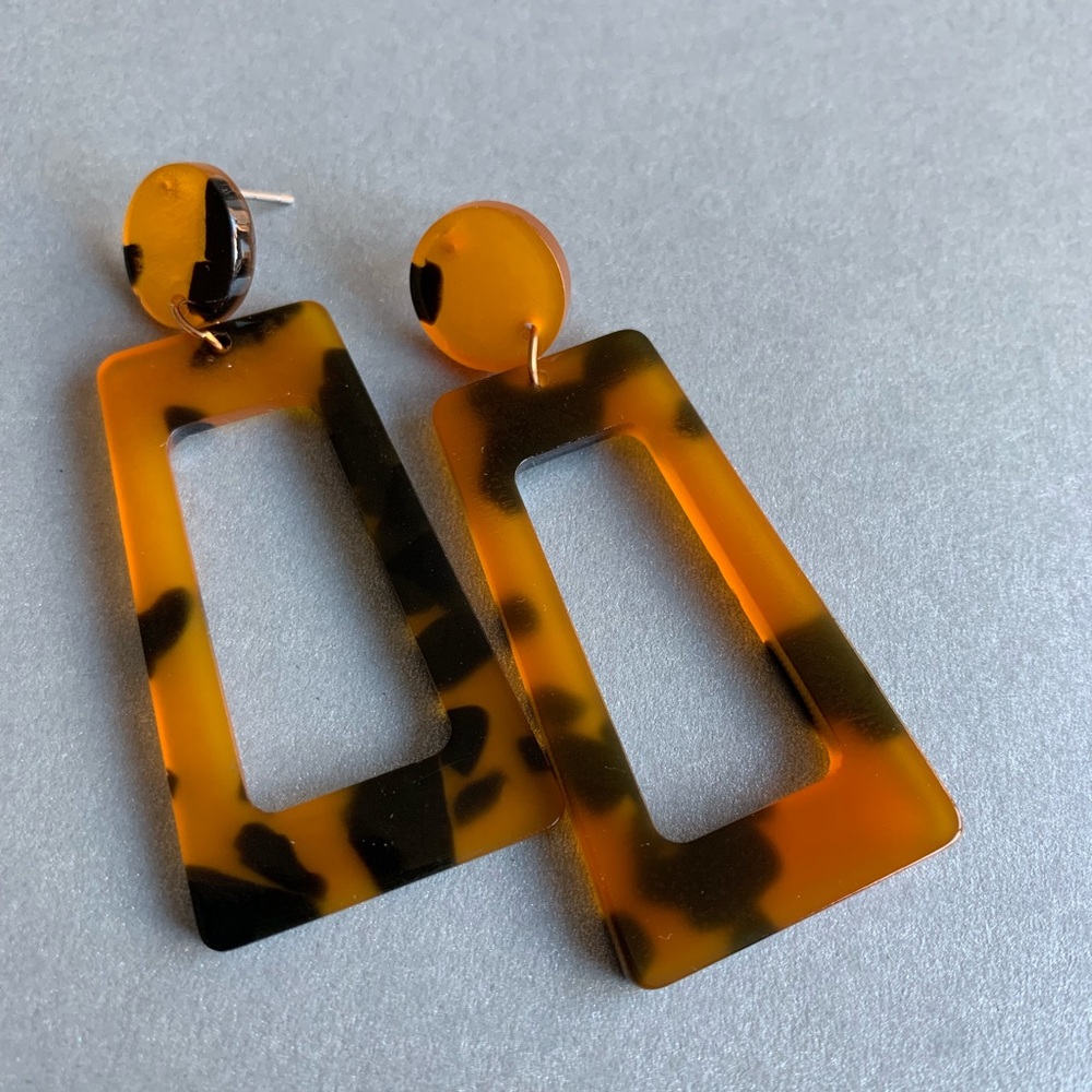 Tortoise acrylic earrings
